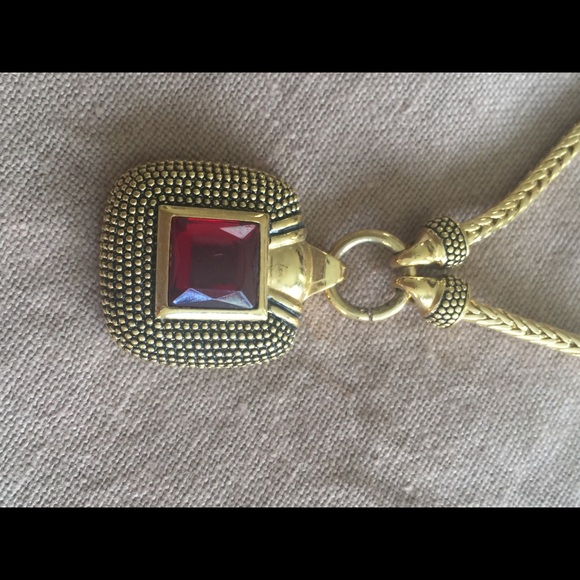 Necklace gold tone with ruby like stone - Picture 4 of 5